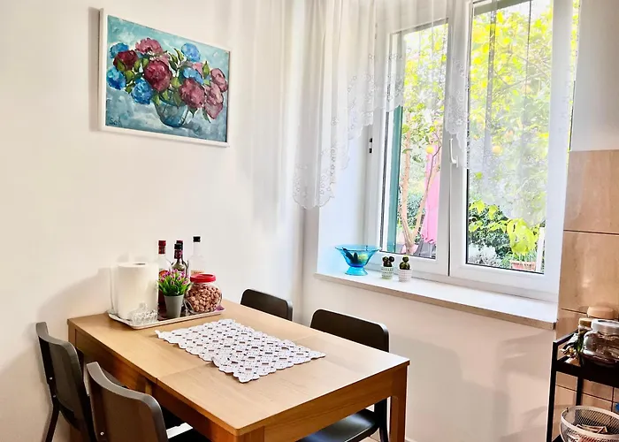 For All Seasons 招待所 4*