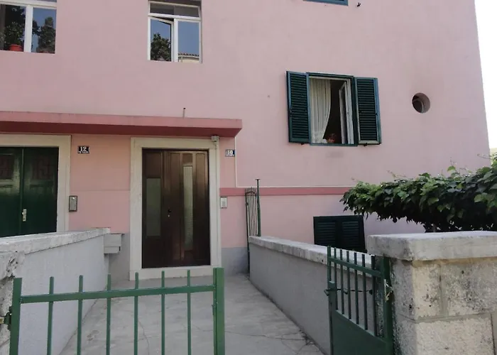 招待所 For All Seasons 4*