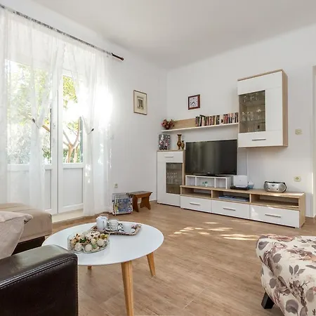 For All Seasons 招待所